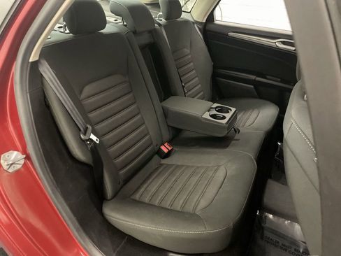 Used 2019 Ford Fusion SE image 20