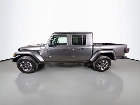 Used 2025 Jeep Gladiator Sport w/ Premium Package image 4