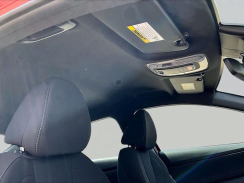 Used 2025 Hyundai Elantra SEL FWD image 14