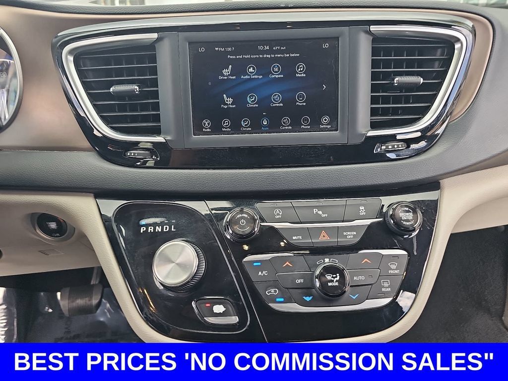 Used 2018 Chrysler Pacifica Touring-L FWD image 21