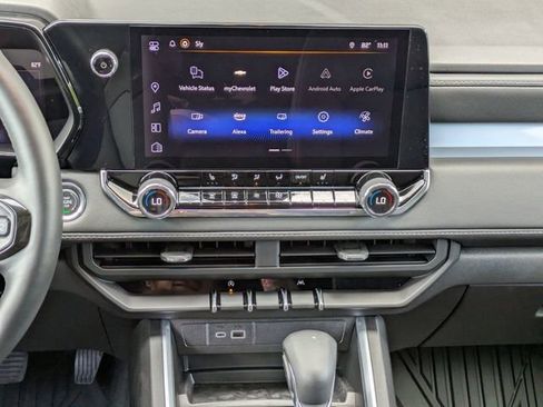 Used 2025 Chevrolet Colorado LT w/ LT Convenience Package image 19