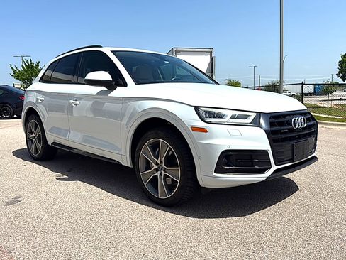 Used 2019 Audi Q5 Prestige w/ Prestige Package AWD/4WD image 3