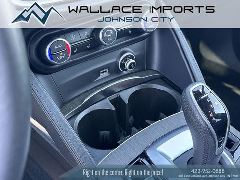 Used 2023 Alfa Romeo Stelvio Ti AWD/4WD image 29