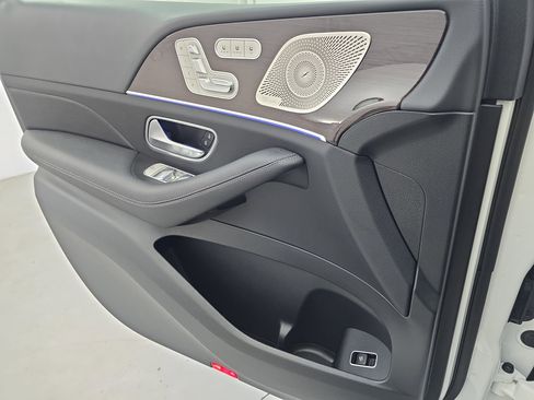 Certified 2024 Mercedes-Benz GLS 450 GLS 450 w/ Pinnacle Trim Package image 26