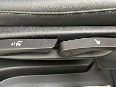 Used 2025 Chevrolet Suburban Z71 image 18