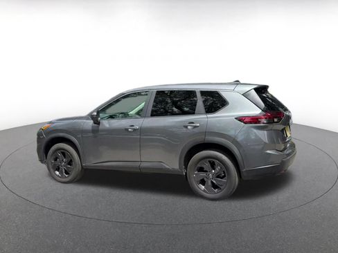 Used 2026 Nissan Rogue SV AWD/4WD image 8