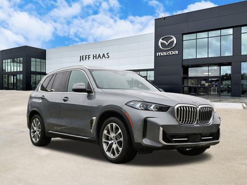 Used 2025 BMW X5 xDrive40i AWD/4WD image 4