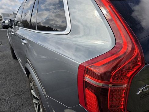 Used 2019 Volvo XC90 T5 Momentum w/ Protection Package Premier image 6