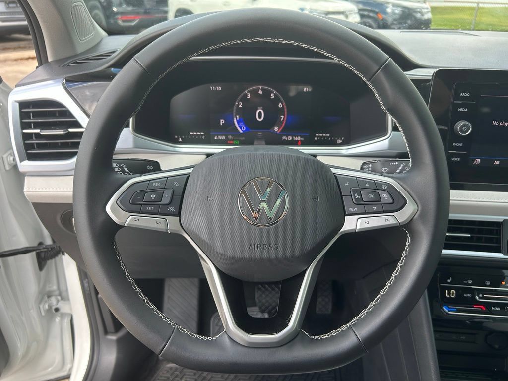 New 2026 Volkswagen Taos SE FWD image 19