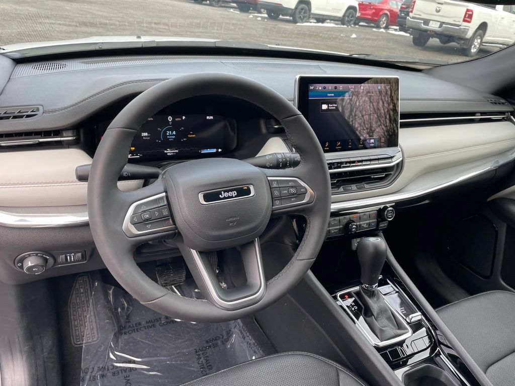 Used 2024 Jeep Compass Limited w/ Elite Group AWD/4WD image 11
