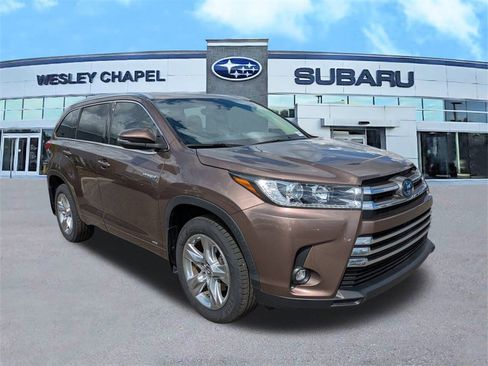 Used 2019 Toyota Highlander Limited image 1