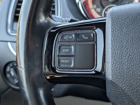 Used 2019 Dodge Grand Caravan SXT image 16