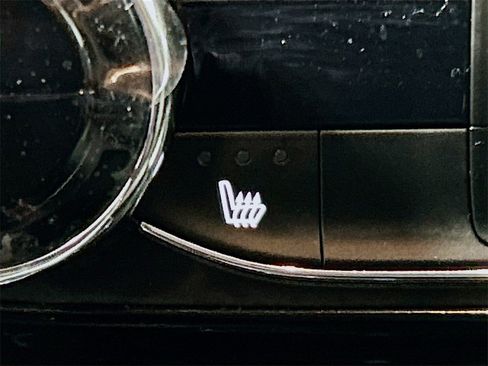 Used 2025 Chevrolet Trax LT w/ Driver Confidence Package image 17