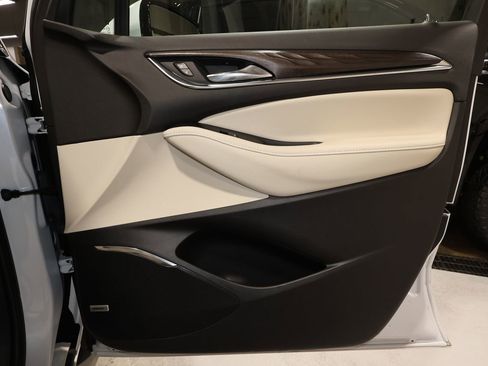 Certified 2024 Buick Enclave Avenir w/ Avenir Technology Package image 19