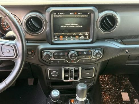 Used 2023 Jeep Gladiator Sport AWD/4WD image 16