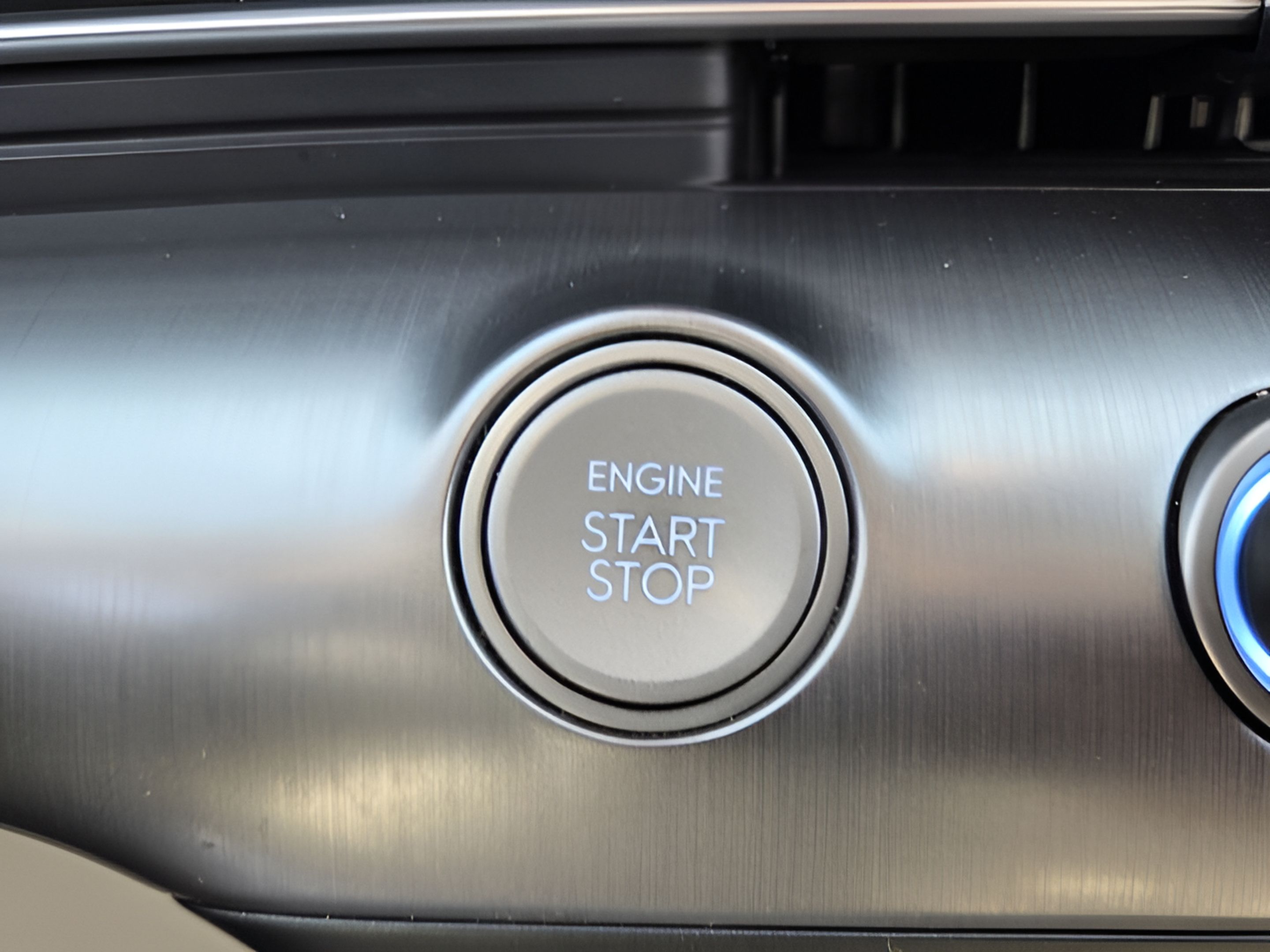 Used 2025 Hyundai Kona SEL FWD image 32