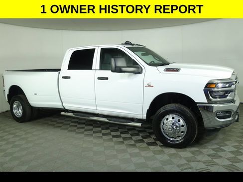 Used 2025 RAM 3500 Tradesman w/ Chrome Appearance Group AWD/4WD image 2
