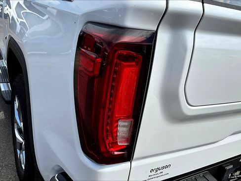 Used 2024 GMC Sierra 1500 SLT w/ SLT Premium Plus Package image 31
