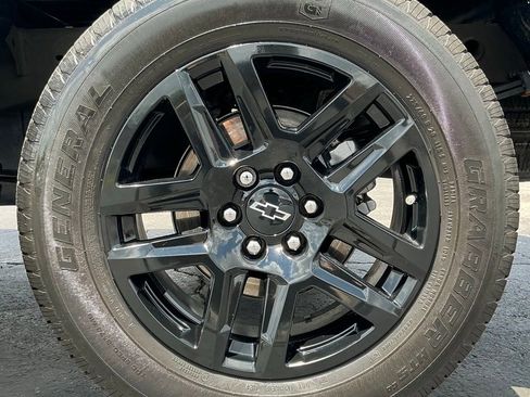Used 2024 Chevrolet Silverado 1500 Custom w/ LPO, Dark Essentials Package RWD image 10