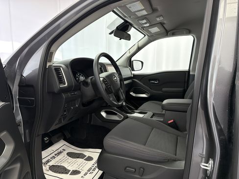 Used 2024 Nissan Frontier SV w/ Technology Package image 7