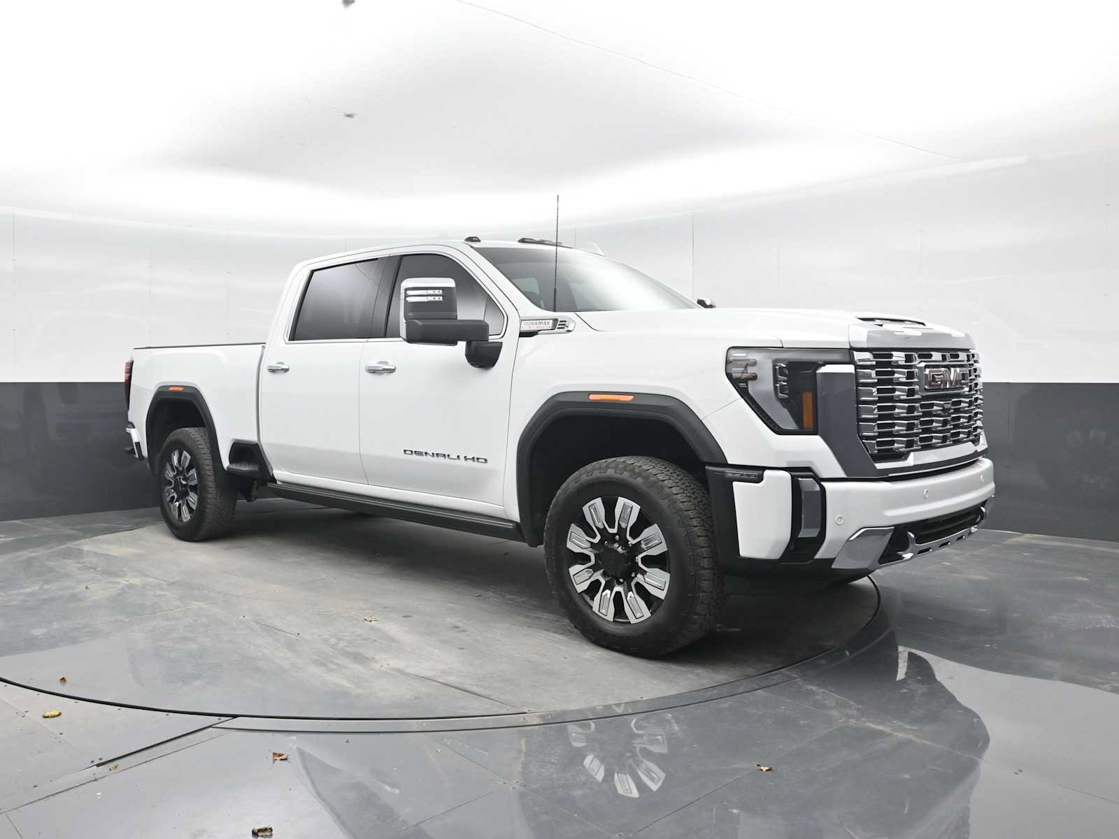 Used 2024 GMC Sierra 2500 Denali w/ Denali Reserve Package AWD/4WD image 6