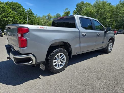 Used 2023 Chevrolet Silverado 1500 LT AWD/4WD image 9