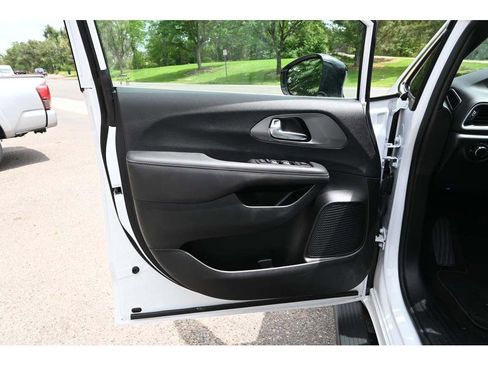 New 2025 Chrysler Voyager LX image 27