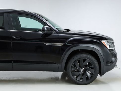 New 2026 Volkswagen Atlas Cross Sport SE image 12