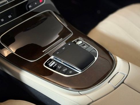 Used 2022 Mercedes-Benz E 350 4MATIC Sedan image 18