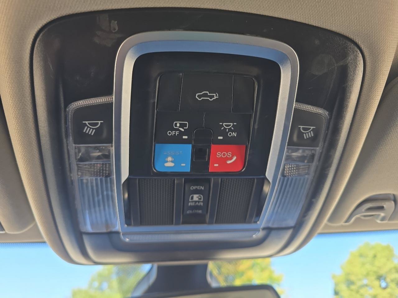 Used 2024 RAM 2500 Laramie AWD/4WD image 46