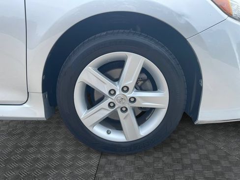 Used 2012 Toyota Camry SE FWD image 14
