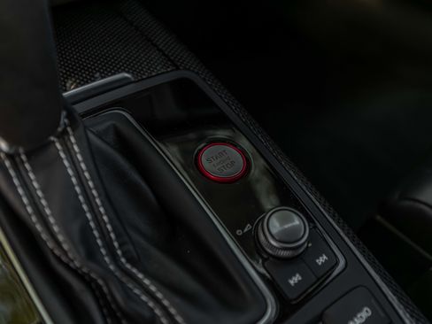 Used 2017 Audi S6 Prestige w/ S6 Sport Package image 9