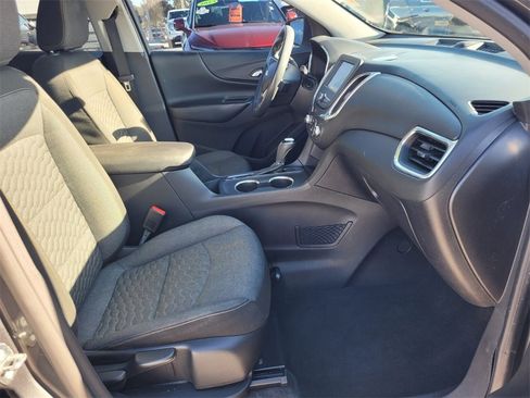 Used 2018 Chevrolet Equinox LT image 16