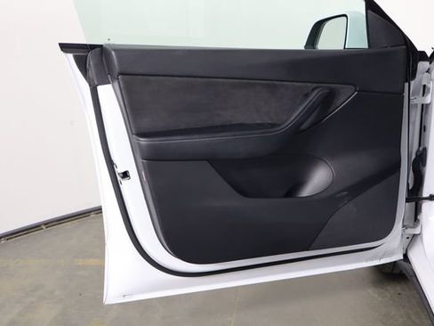 Used 2021 Tesla Model Y 2WD image 13