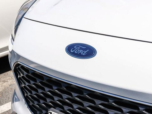 Used 2022 Ford Escape SE w/ Convenience Package FWD image 3