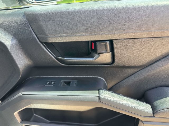 Used 2025 Toyota Tacoma SR RWD image 18