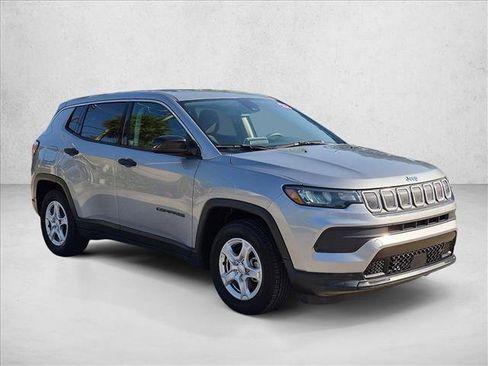 Used 2022 Jeep Compass Sport FWD image 3