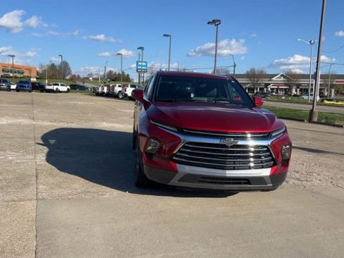 Used 2023 Chevrolet Blazer Premier w/ Driver Confidence II Package image 3