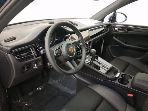 New 2026 Porsche Macan image 4