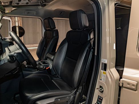 Used 2025 INEOS Grenadier AWD/4WD image 21