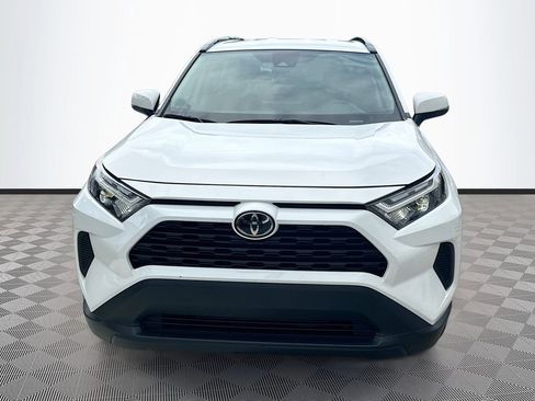 Used 2025 Toyota RAV4 XLE AWD/4WD image 2