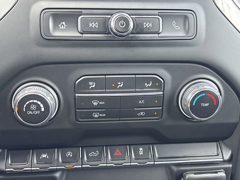 Used 2024 Chevrolet Silverado 1500 Custom image 22