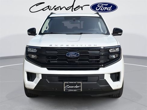 New 2025 Ford Expedition Active image 2