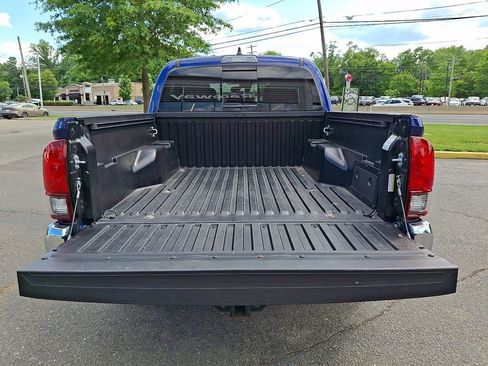 Used 2022 Toyota Tacoma SR5 AWD/4WD image 29