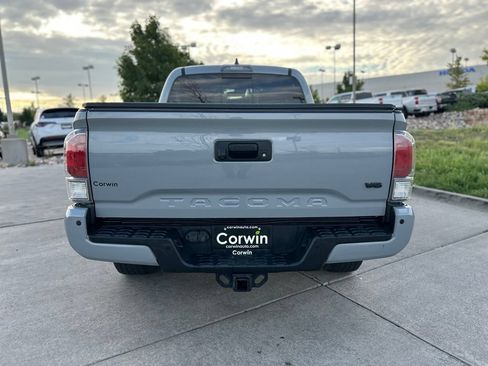 Used 2020 Toyota Tacoma TRD Sport w/ TRD Premium Sport Package AWD/4WD image 8