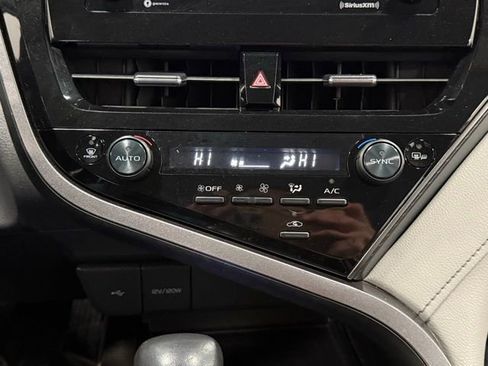 Used 2023 Toyota Camry SE image 28