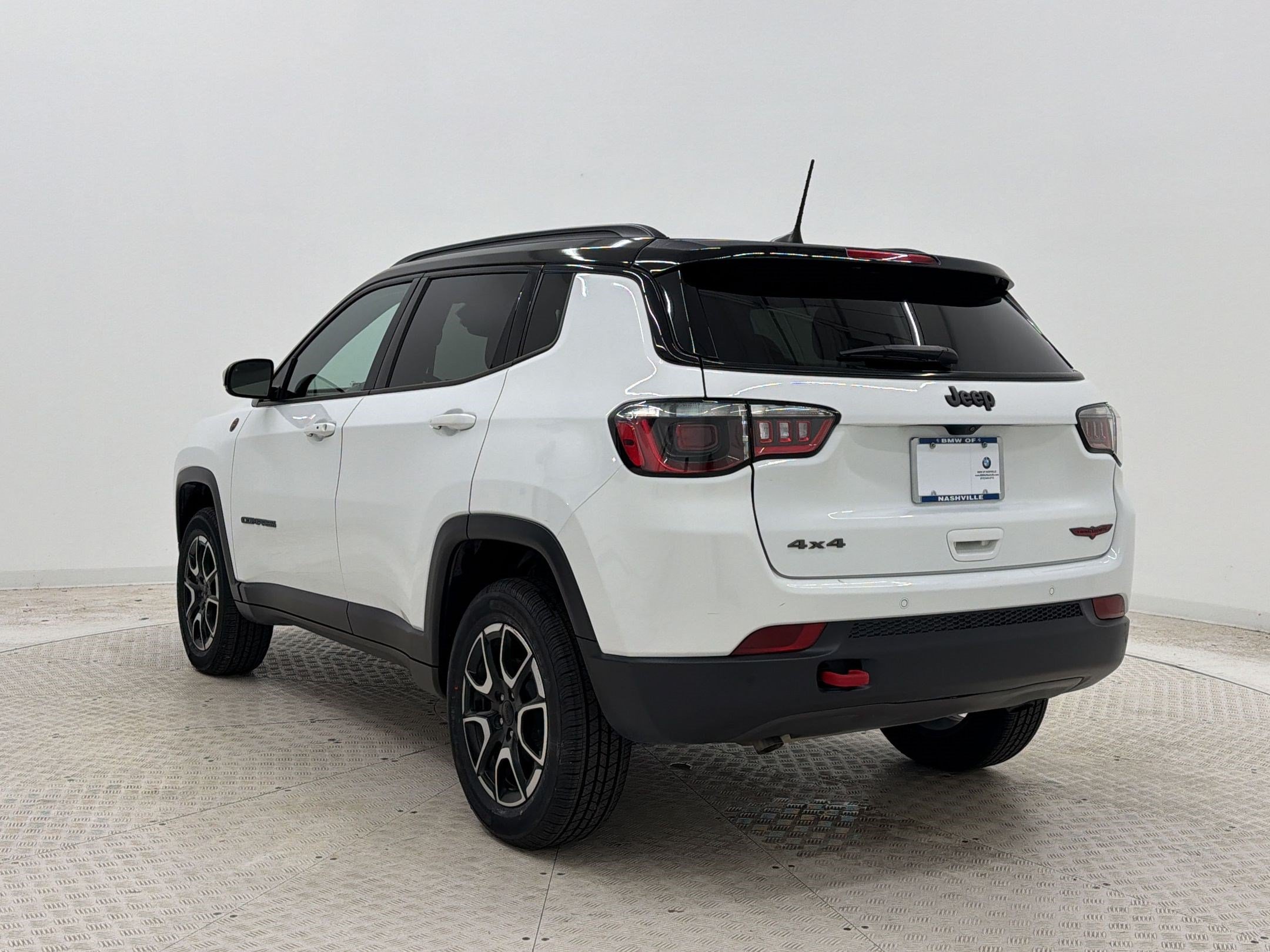Used 2024 Jeep Compass Trailhawk AWD/4WD image 3