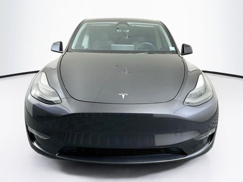 Used 2024 Tesla Model Y Long Range AWD/4WD image 2