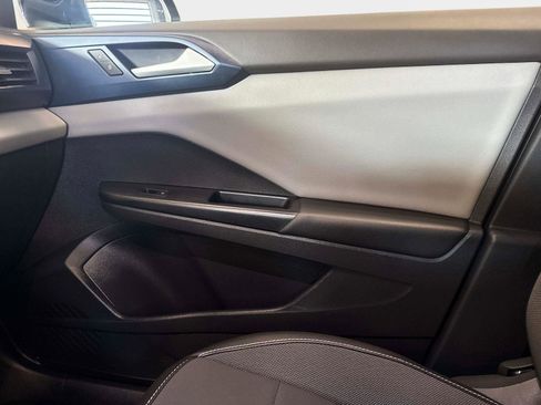 Used 2022 Volkswagen Taos SE w/ Panoramic Sunroof Package image 23