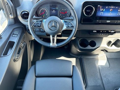 New 2025 Mercedes-Benz Sprinter 2500 image 19